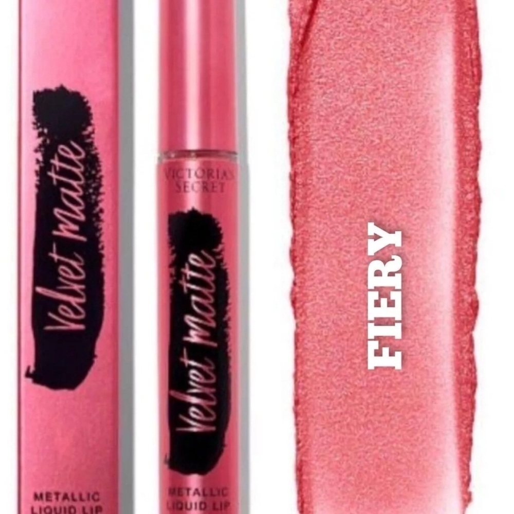 Victoria's Secret Velvet Matte Liquid Lip in Fiery Pink